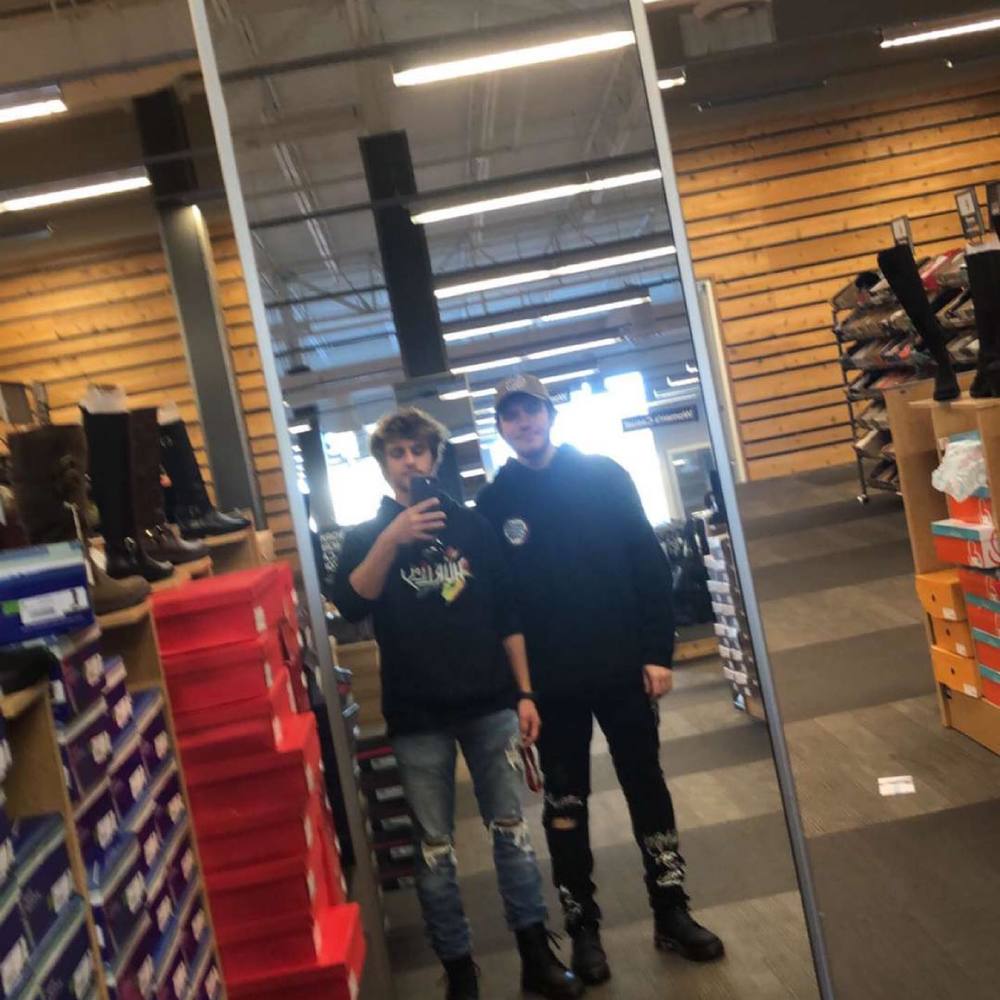 Meet your Posher, Ethan